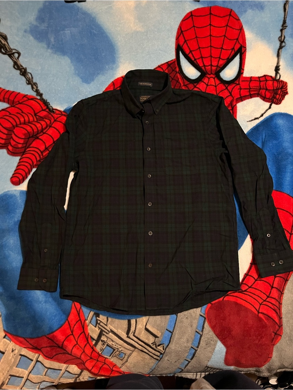 Pendleton men’s navy and green plaid button down shirt size medium